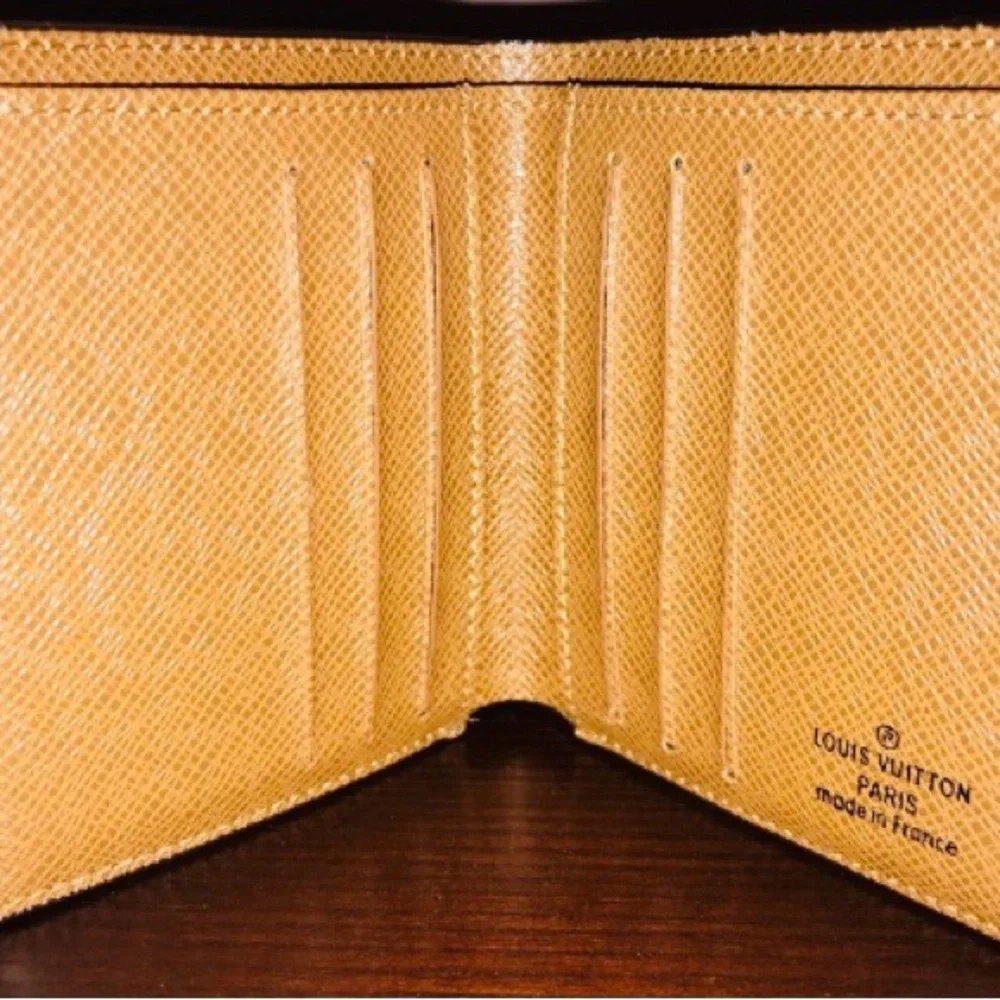 New Louis Vuitton Brown Monogram Wallet - Picture 2 of 2